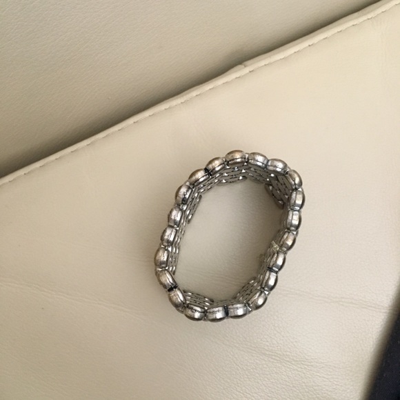 🆓Bracelet when  in  bundle of $ 25 < earnings. - Picture 2 of 2